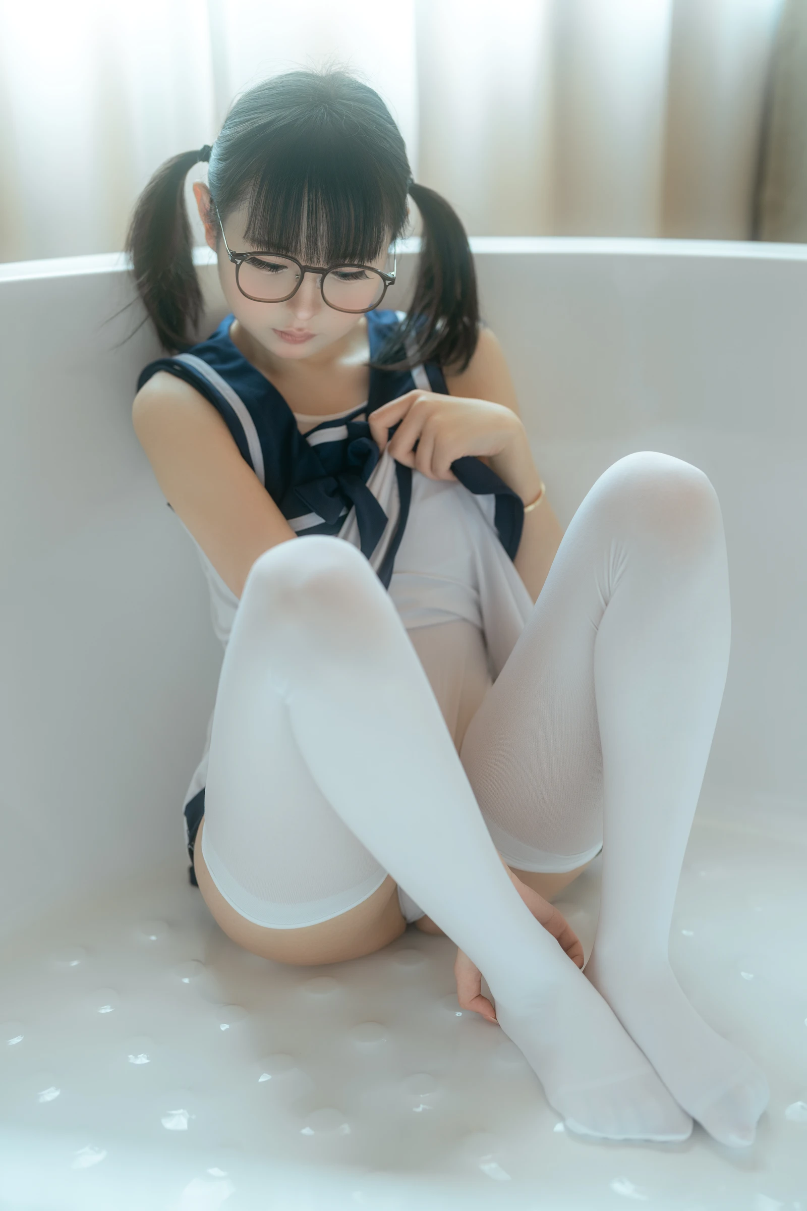 幼水铃衣---梦浴少女-[81P1V-2.23GB]