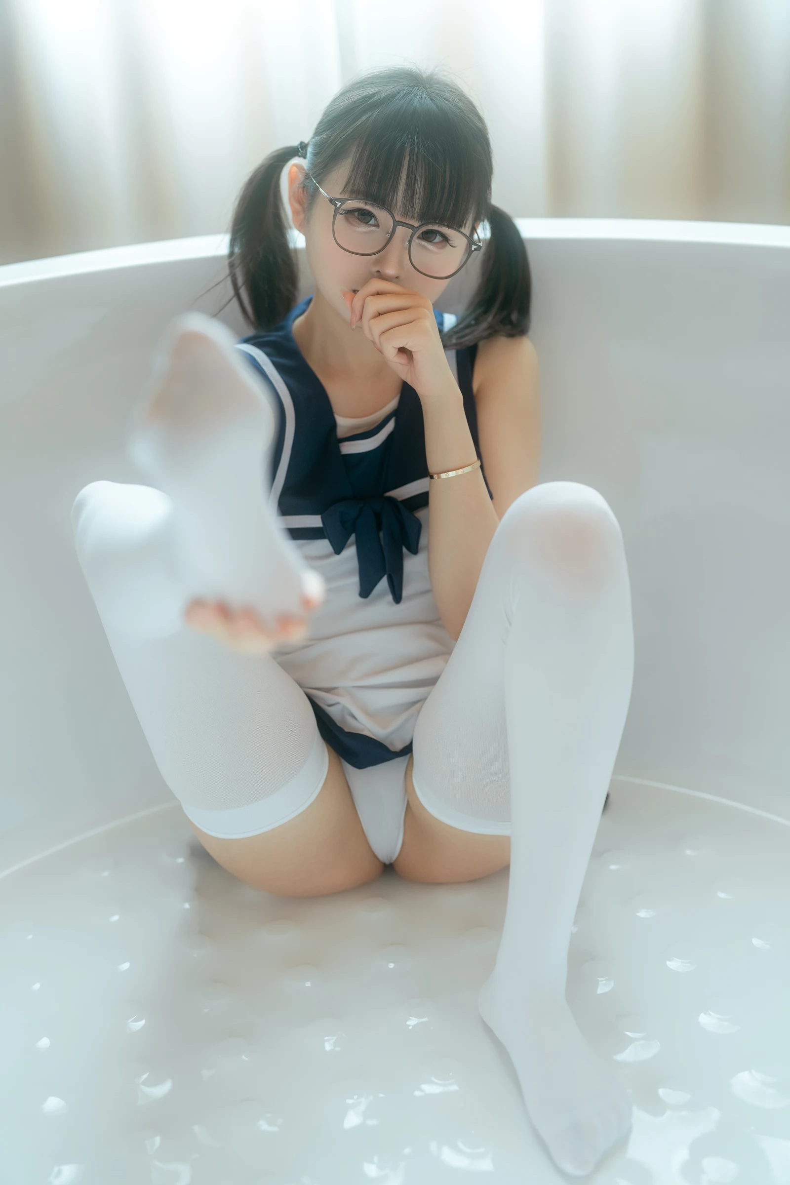 幼水铃衣---梦浴少女-[81P1V-2.23GB]