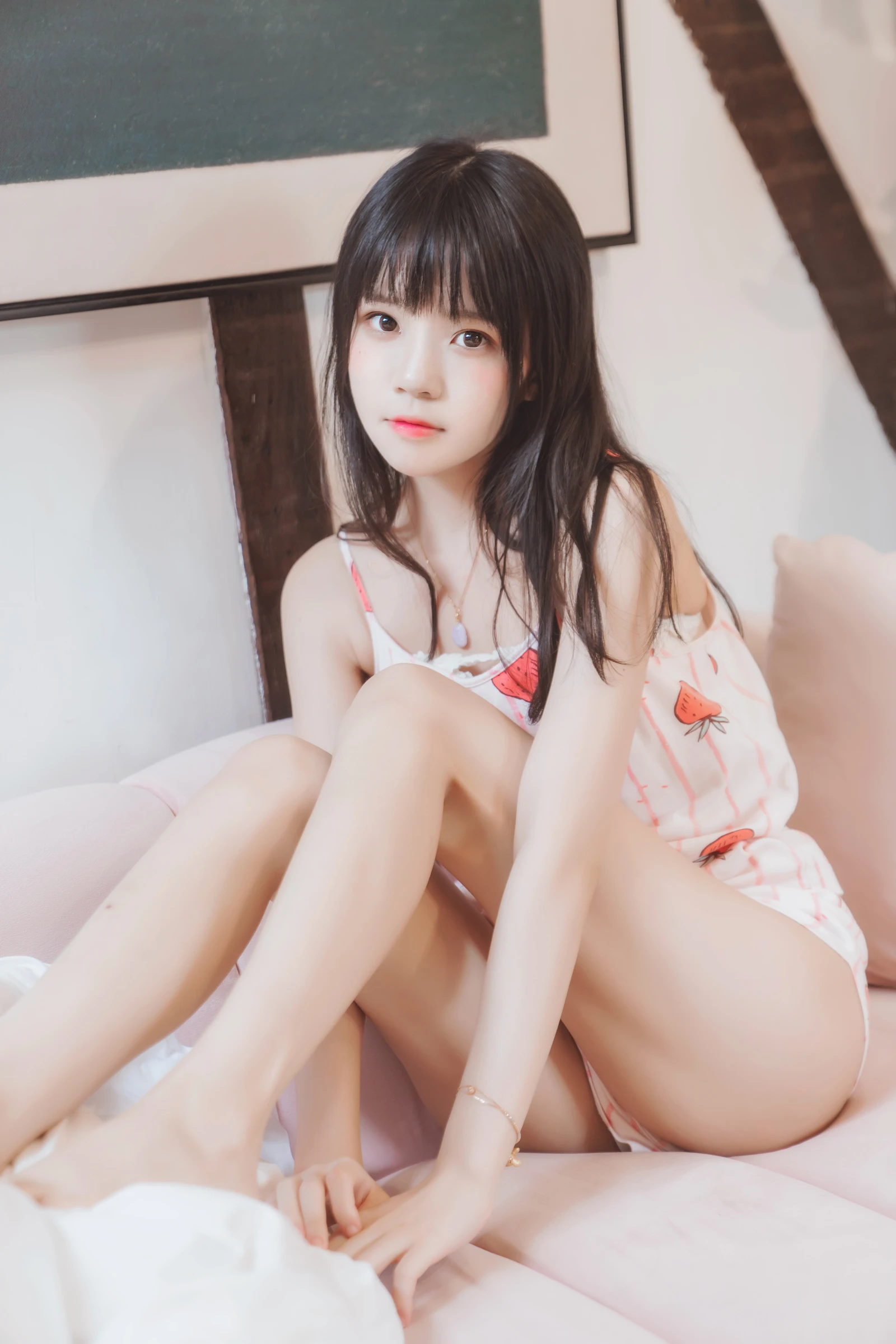 桜桃喵---甜甜之唇边小草莓-[13P-89MB]