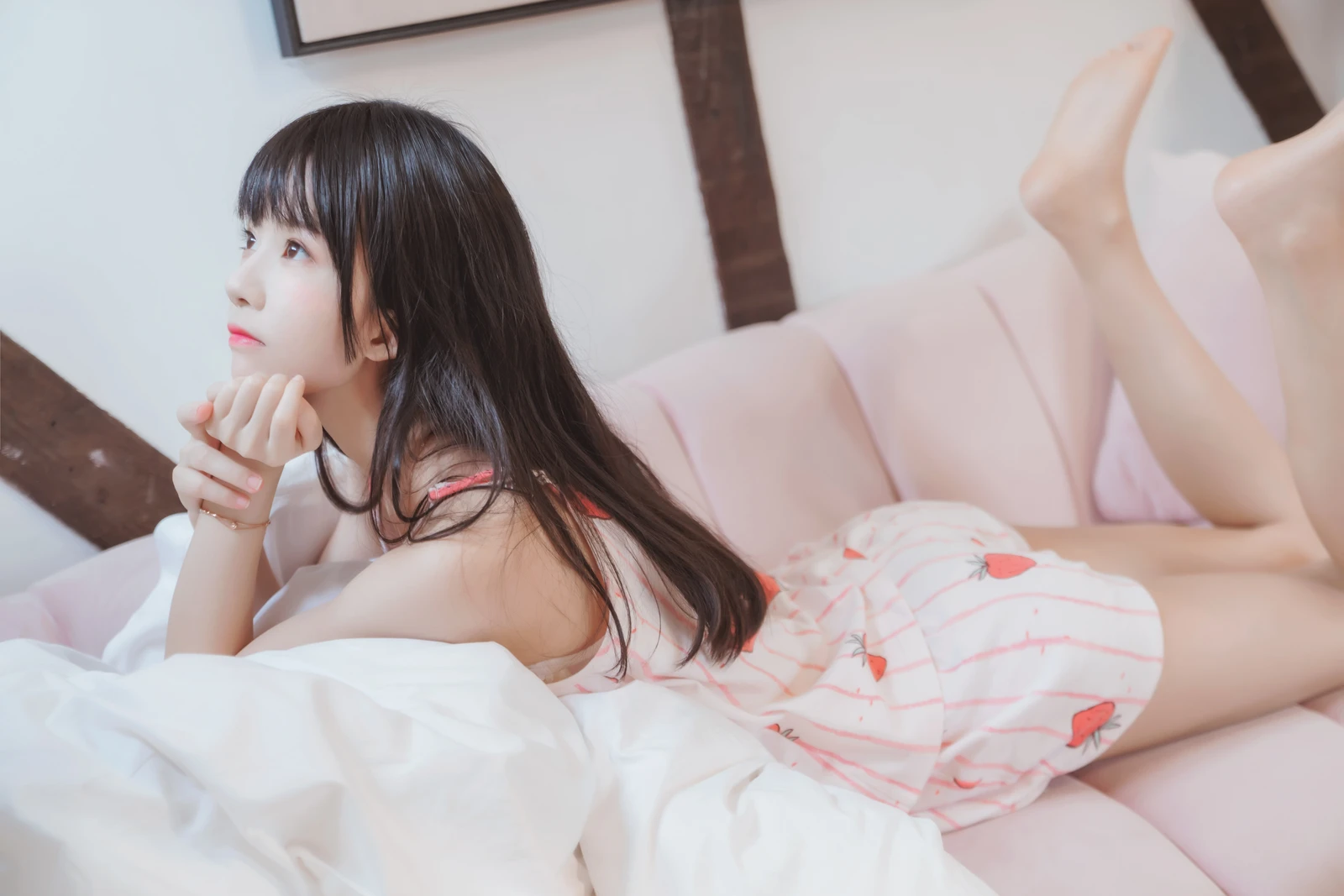 桜桃喵---甜甜之唇边小草莓-[13P-89MB]
