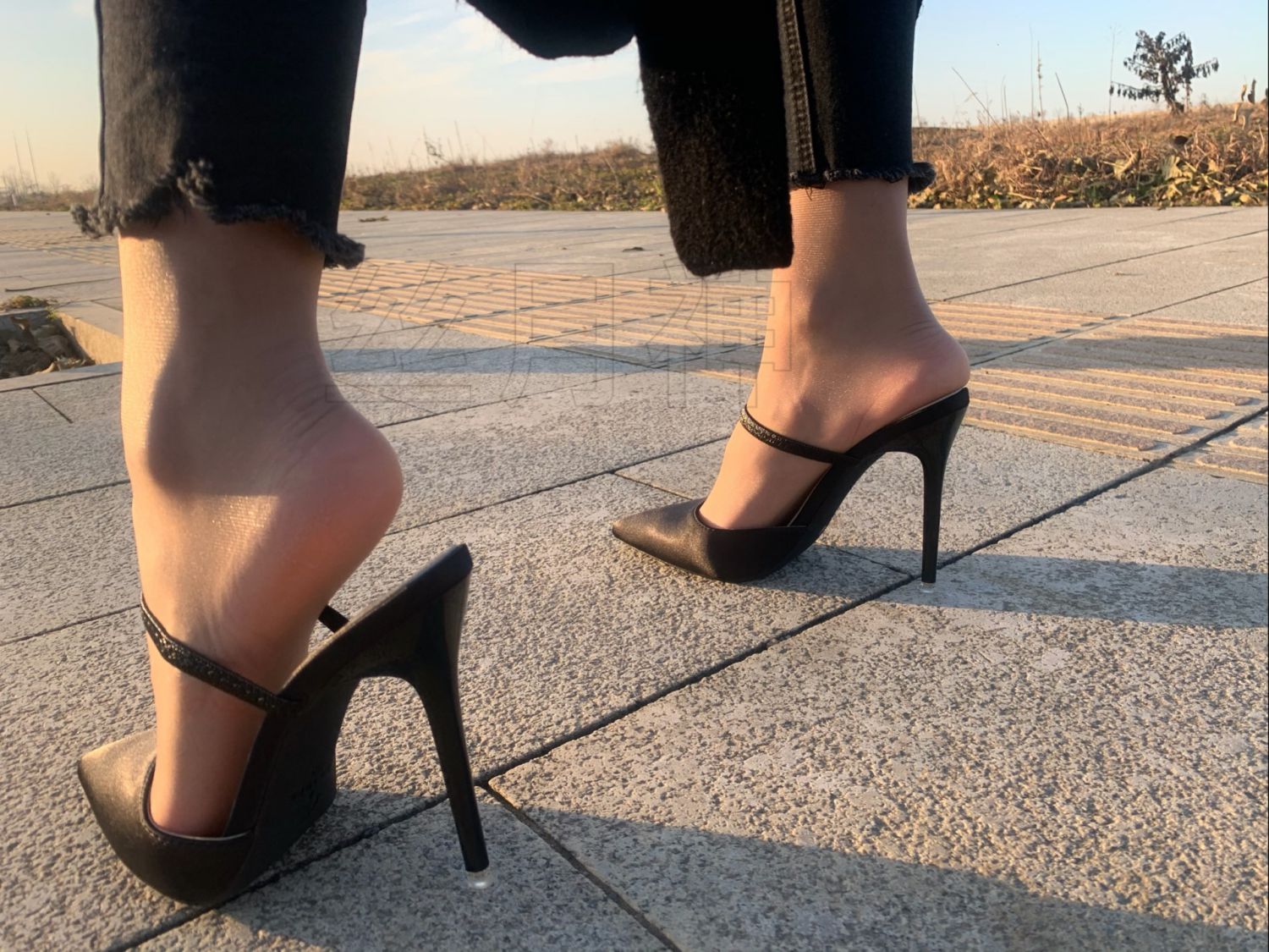 微博性感美妇丝月神丝袜美脚写真合集下载柠檬皮-40.jpg