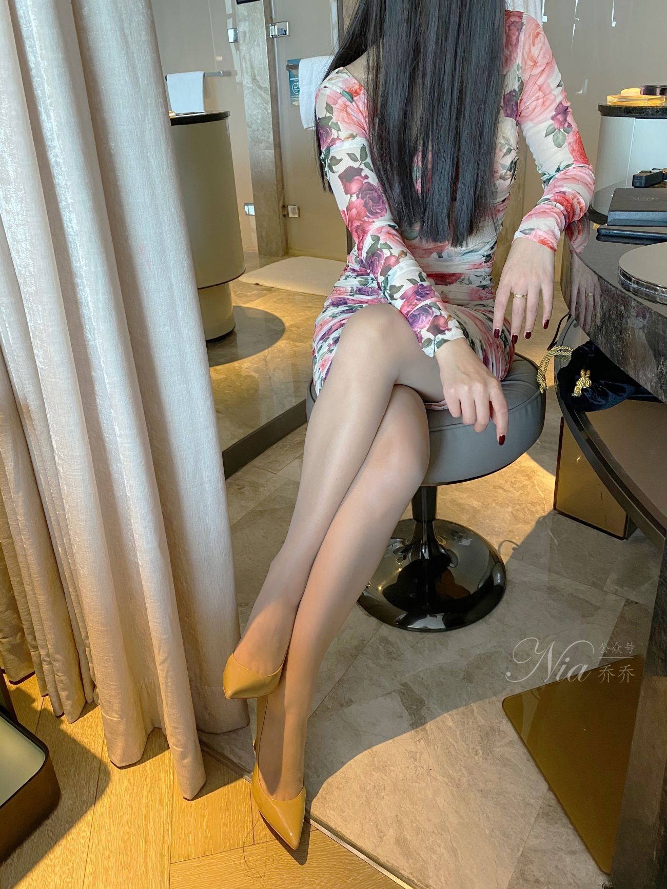微博美少妇安乔乔儿丝袜高跟美脚写真合集下载-17.jpg