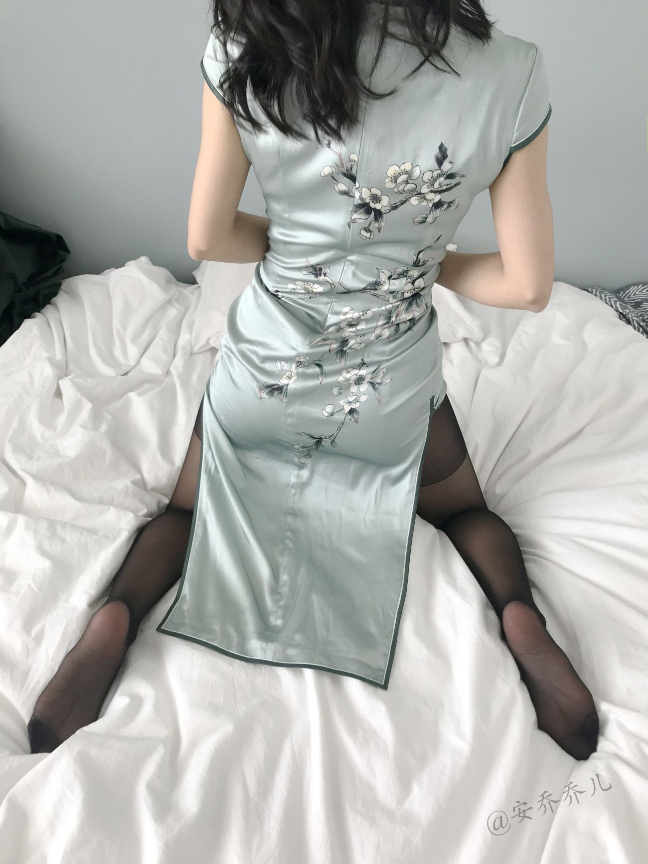 微博美少妇安乔乔儿丝袜高跟美脚写真合集下载-19.jpg